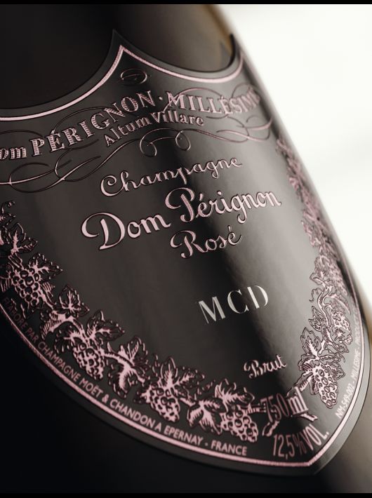 Dom Pérignon Vintage 2009 Rosé bouteille personnalisé avec gravure sur bouclier en métal - 75 cl