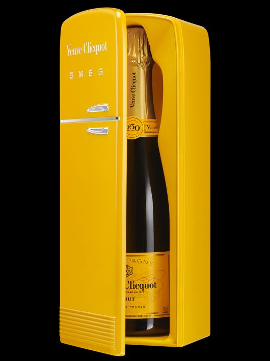 Veuve Clicquot Métal Giftbox SMEG Yellow card brut - 75 cl