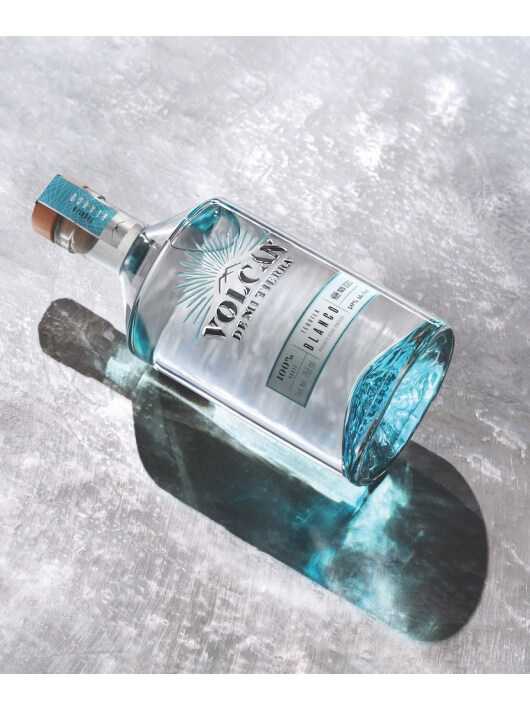 TEQUILA VOLCAN BLANCO - 40% - 70 CL